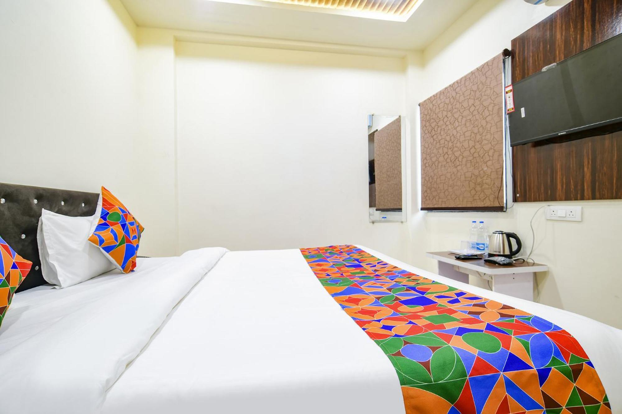 Fabhotel Crown Park อินดอร์ ภายนอก รูปภาพ