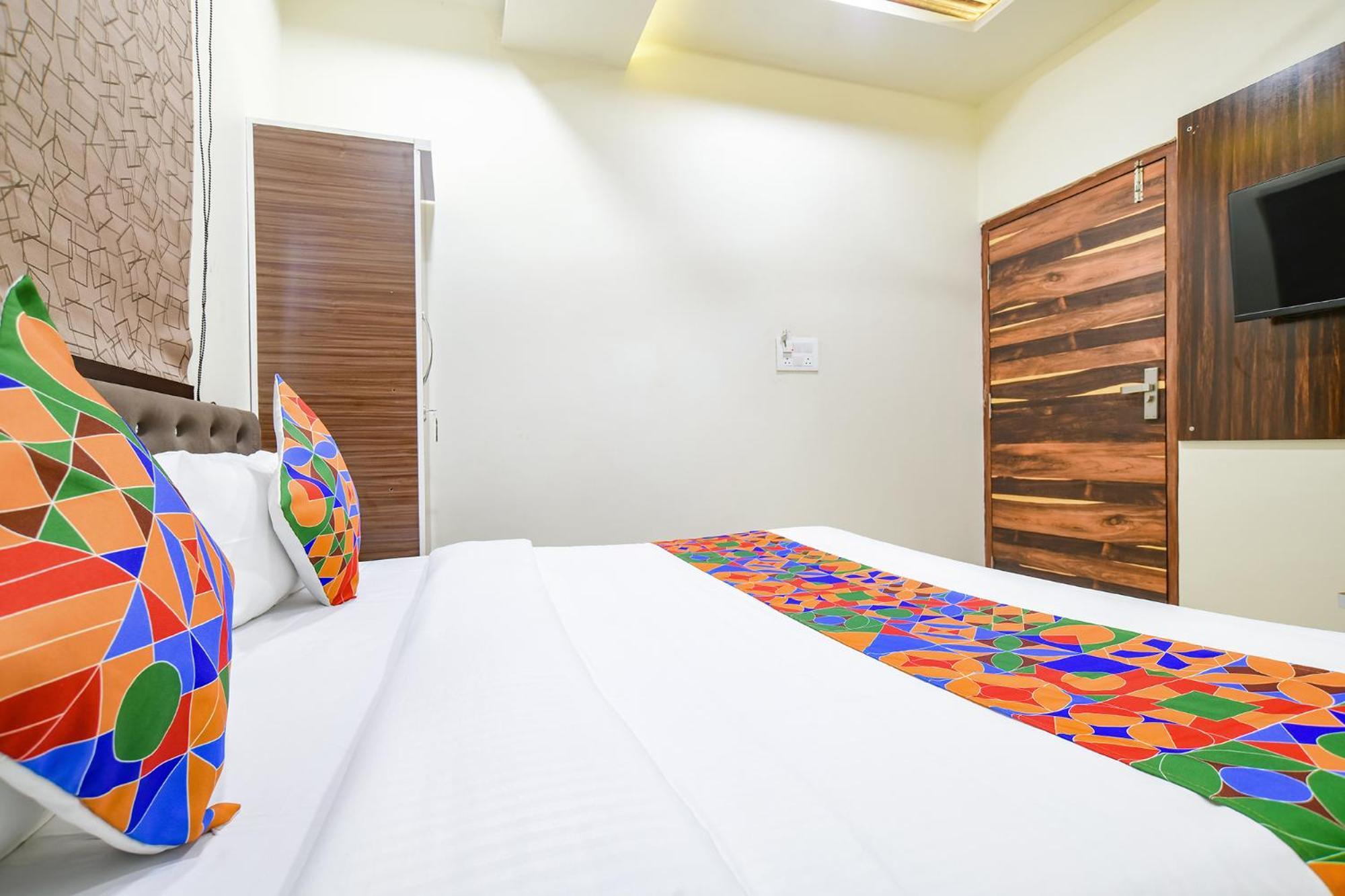 Fabhotel Crown Park อินดอร์ ภายนอก รูปภาพ