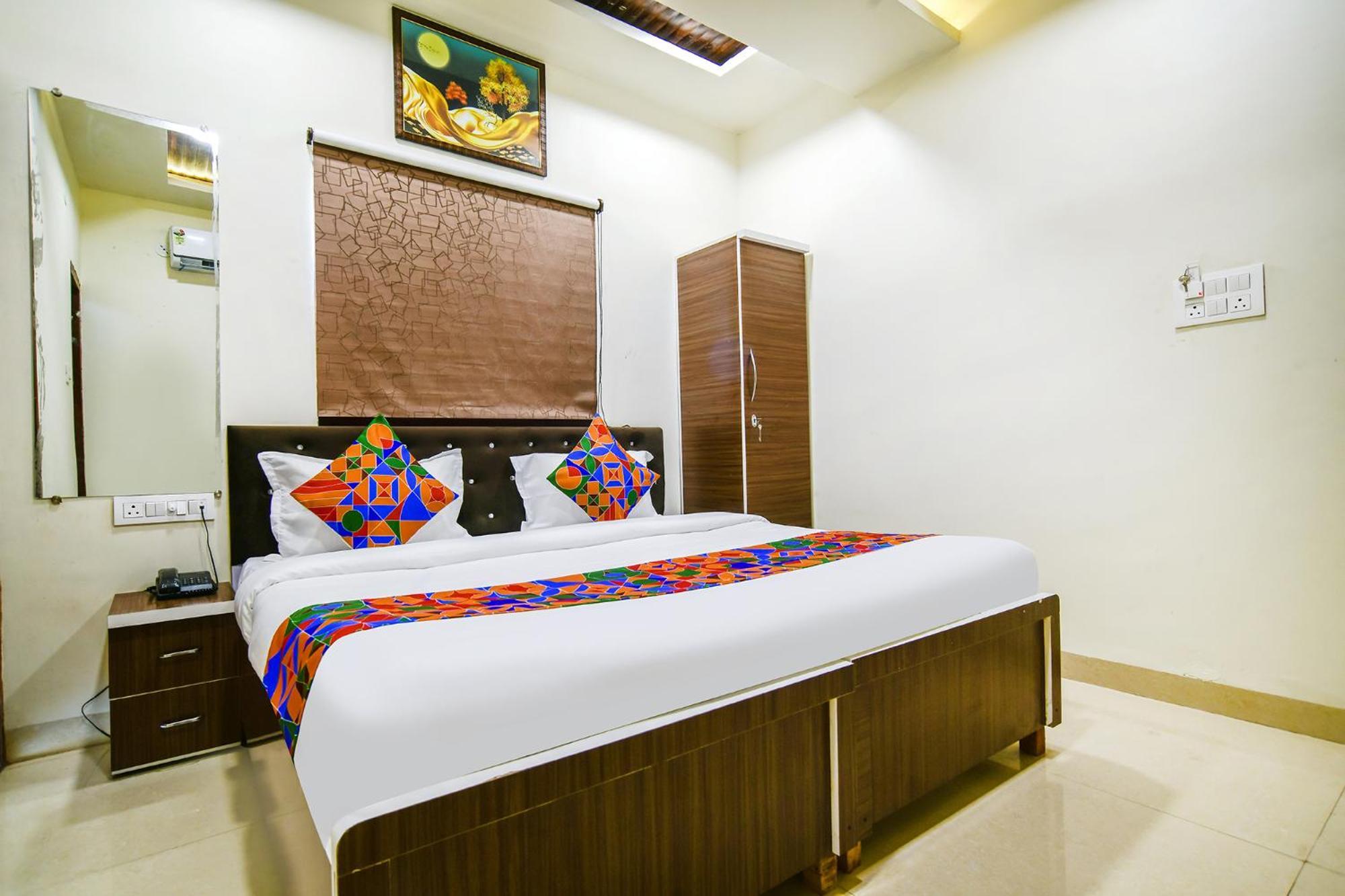 Fabhotel Crown Park อินดอร์ ภายนอก รูปภาพ