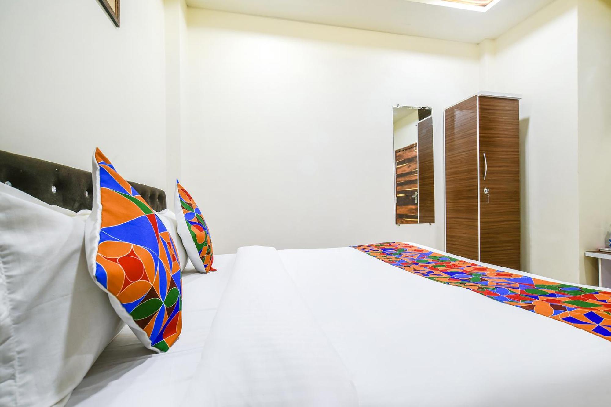 Fabhotel Crown Park อินดอร์ ภายนอก รูปภาพ