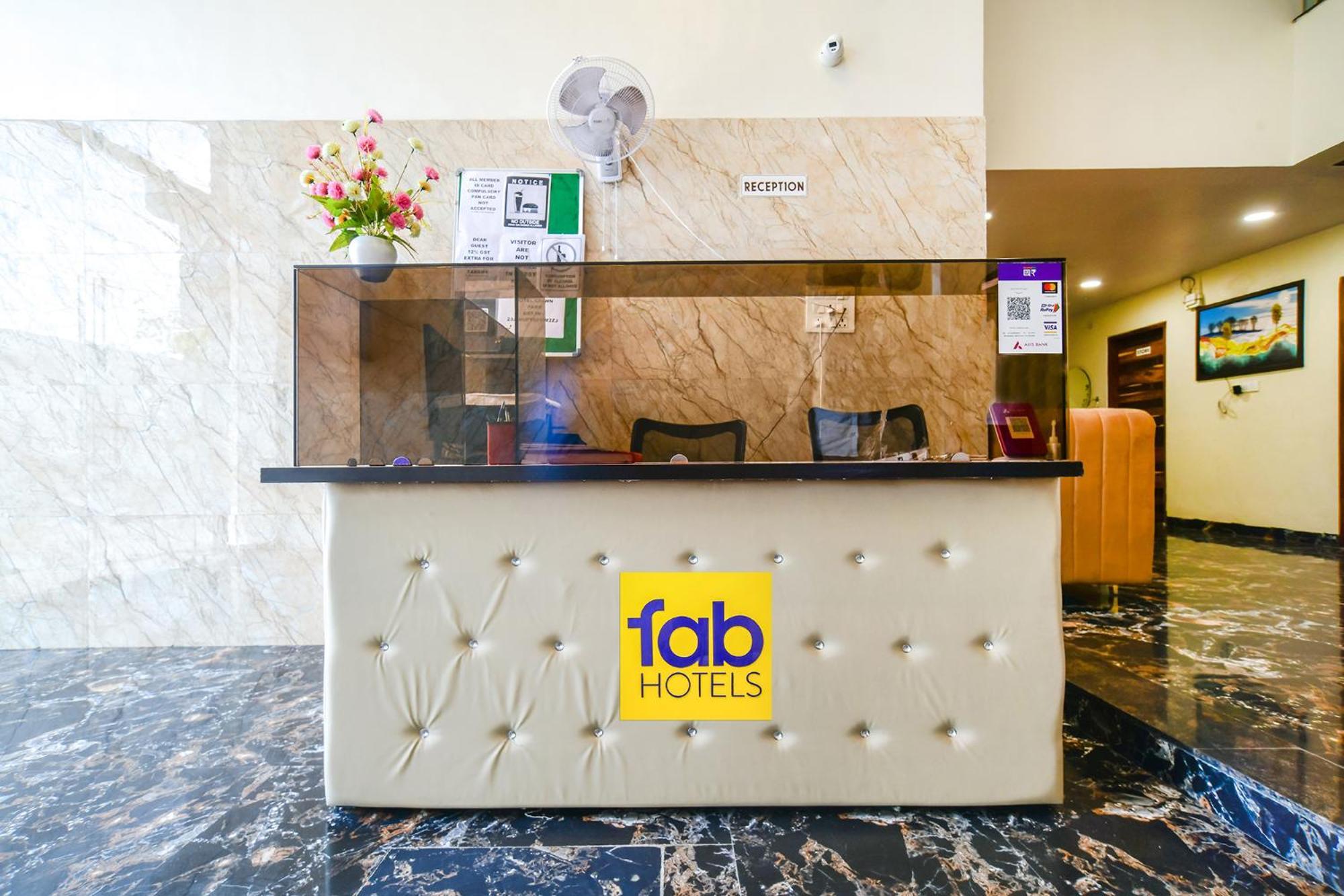 Fabhotel Crown Park อินดอร์ ภายนอก รูปภาพ